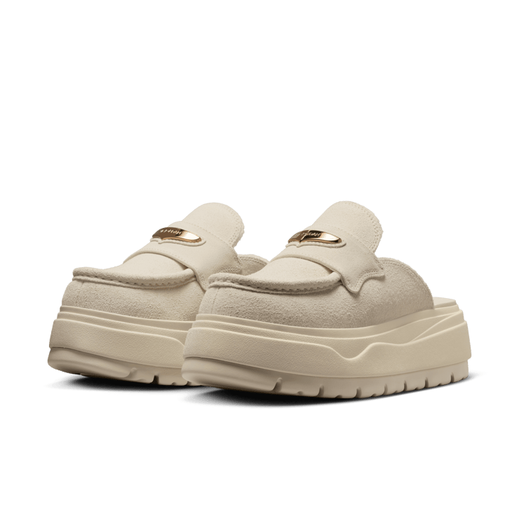 Air Jordan Mule Soft Pearl (W) Angle 4