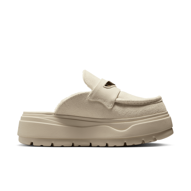 Air Jordan Mule Soft Pearl (W) Angle 10