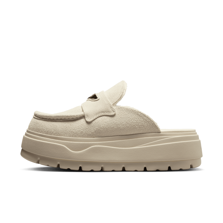 Air Jordan Mule Soft Pearl (W) Angle 15