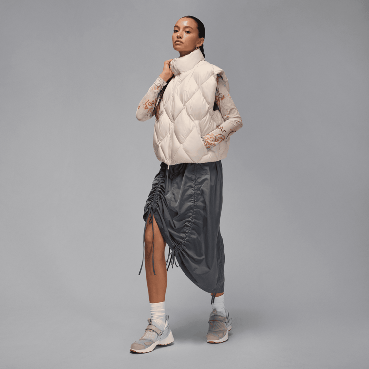 Jordan Trunner LX Corduroy (W) Angle 4