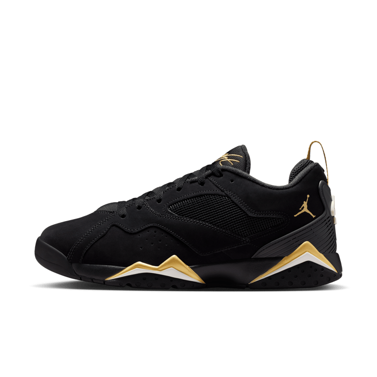 Jordan MVP 92 Black Metallic Gold Angle 7