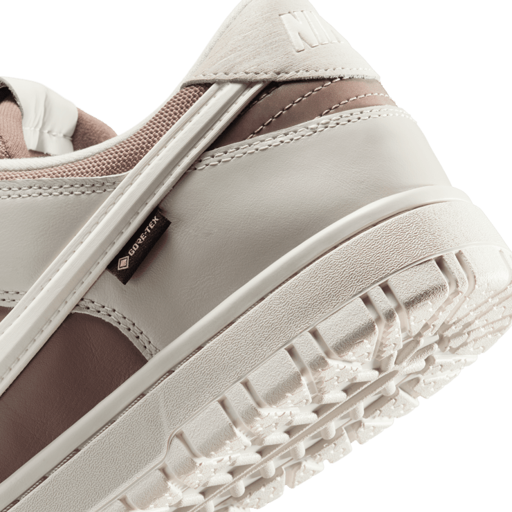 Nike Dunk Low GTX Light Bone Angle 11