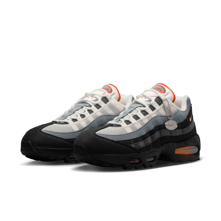 Nike Air Max 95 Black Bright Ceramic Angle 4