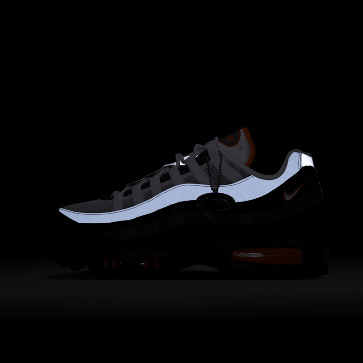 Nike Air Max 95 Black Bright Ceramic Angle 5
