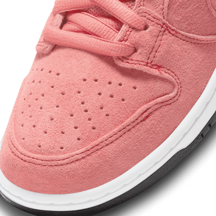 Nike SB Dunk Low Pink Pig Angle 4