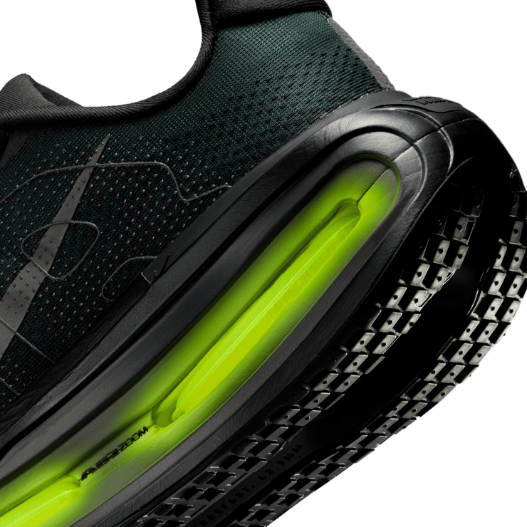 Nike Vomero Premium Black Volt Angle 14