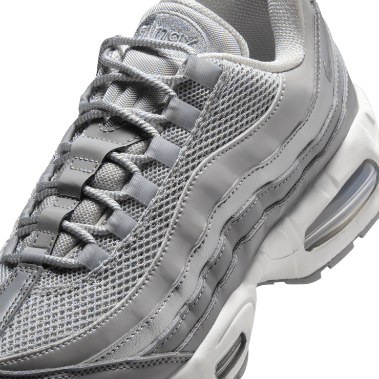 Nike Air Max 95 Big Bubble SE Metallic Silver (W) Angle 19