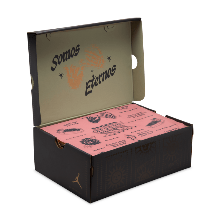 Air Jordan 4 Retro Somos Eternos Angle 16