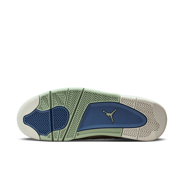 Air Jordan 4 Retro Somos Eternos Angle 5