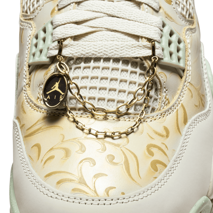 Air Jordan 4 Retro Somos Eternos Angle 32