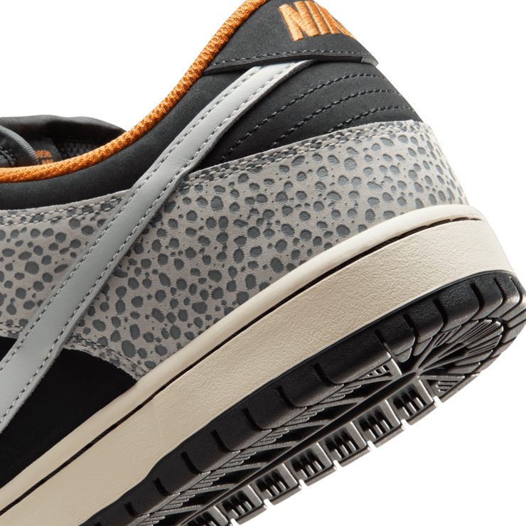 Nike SB Dunk Low Olympic F&F Angle 17