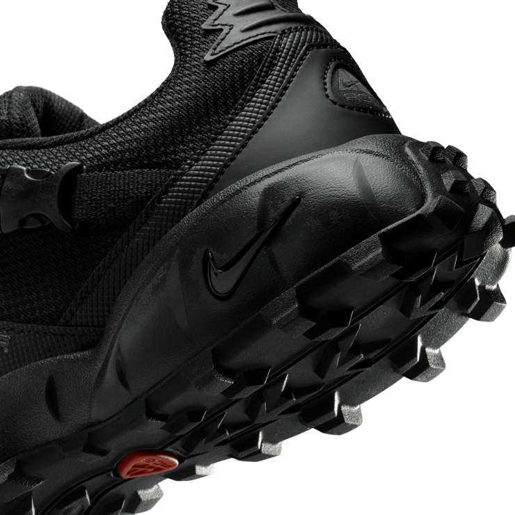Nike ACG Phassad Black Angle 24