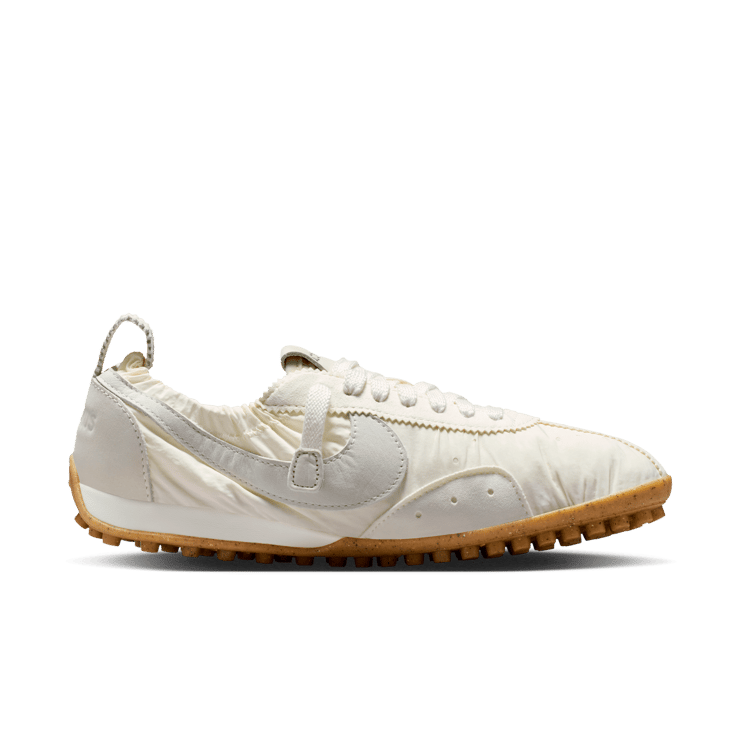 Nike Moon Shoe SP Jacquemus Soft Pearl (W) Angle 2