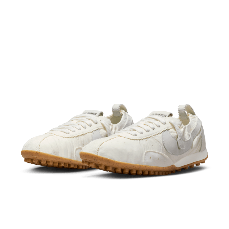 Nike Moon Shoe SP Jacquemus Soft Pearl (W) Angle 4