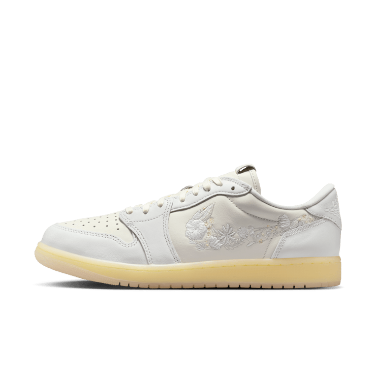 Air Jordan 1 Retro Low OG Floral Swoosh Angle 5