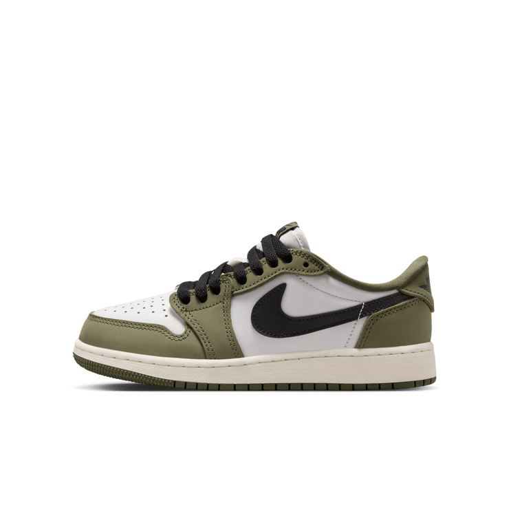 Air Jordan 1 Retro Low OG Medium Olive (GS) Angle 1