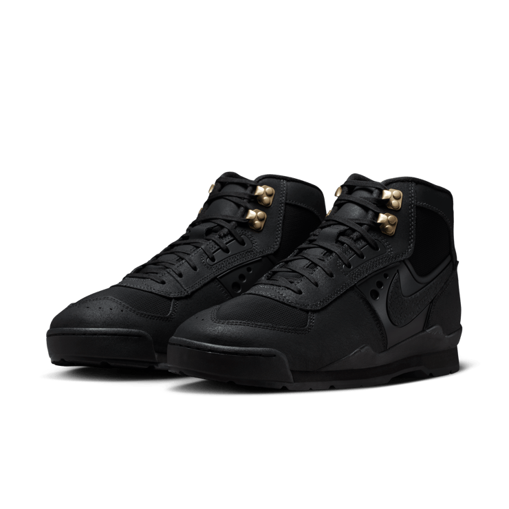 Nike Baltoro Black Metallic Gold Angle 4