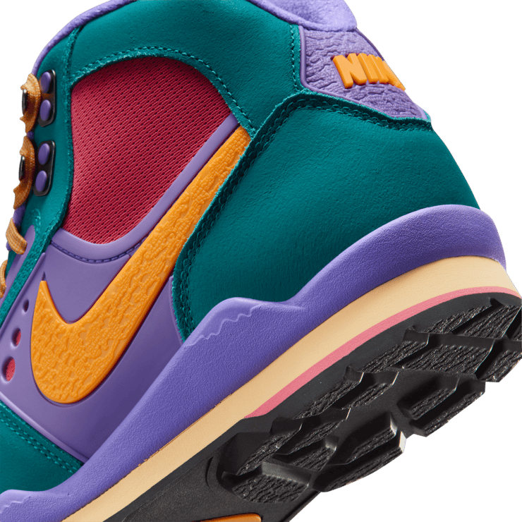 Nike Baltoro Bright Spruce Kumquat Angle 7
