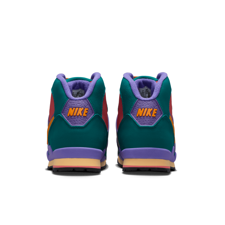 Nike Baltoro Bright Spruce Kumquat Angle 3