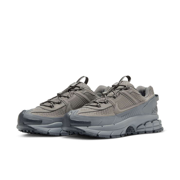 Nike Zoom Vomero 5 Roam Metallic Platinum Angle 4