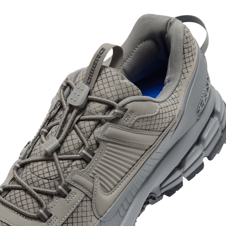 Nike Zoom Vomero 5 Roam Metallic Platinum Angle 11