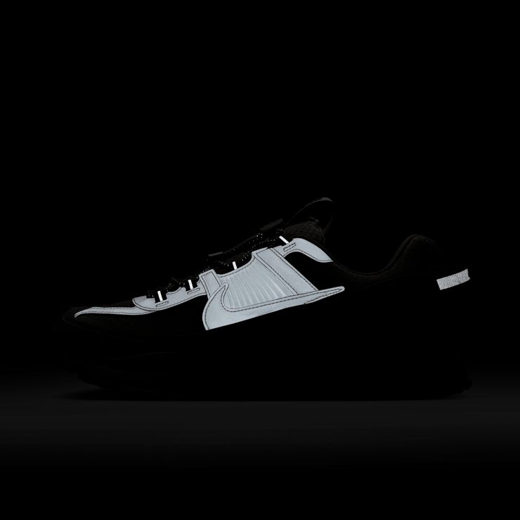 Nike Zoom Vomero 5 Roam Metallic Platinum Angle 1
