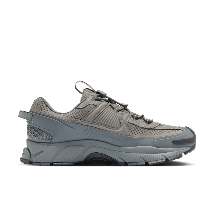 Nike Zoom Vomero 5 Roam Metallic Platinum Angle 5