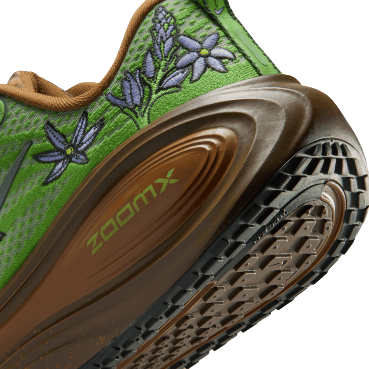 Nike Vomero Plus Doernbecher Molly Bell Angle 11