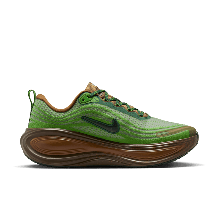 Nike Vomero Plus Doernbecher Molly Bell Angle 3