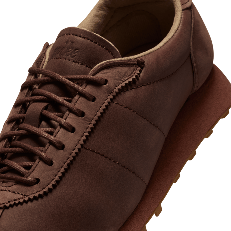 Nike LD-1000 Aritzia Angle 6