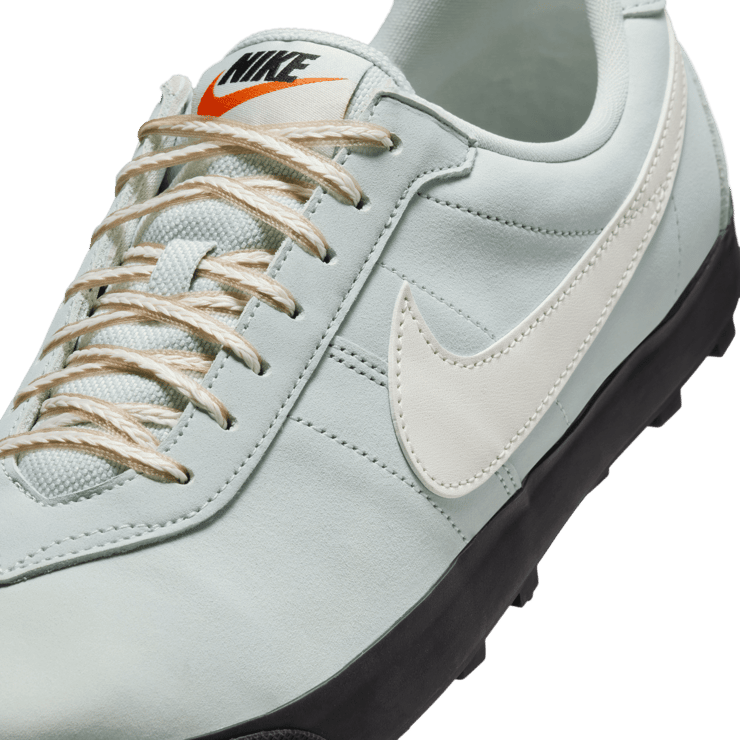 Nike Astrograbber Light Silver Angle 7