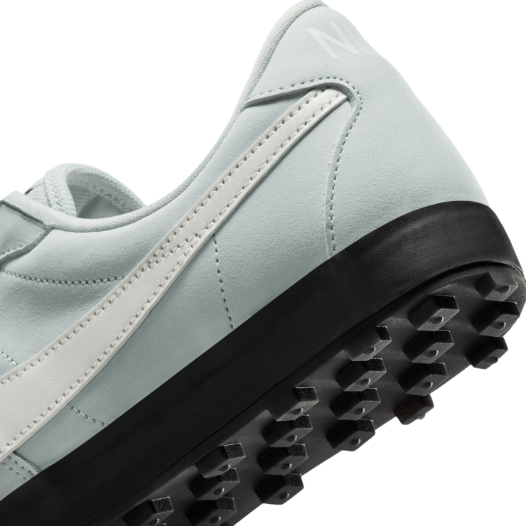 Nike Astrograbber Light Silver Angle 6