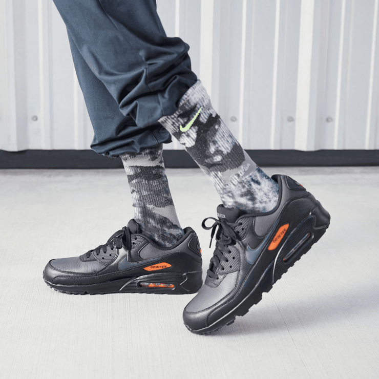 Nike Air Max 90 Gore-Tex Black Off-Noir Angle 8