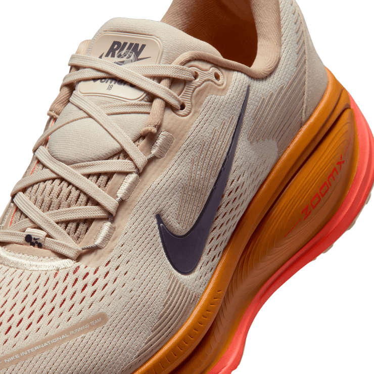 Nike Vomero 18 Running Poets Angle 5