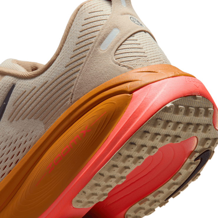 Nike Vomero 18 Running Poets Angle 7