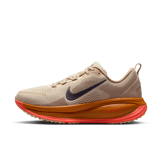 Nike Vomero 18 Running Poets Angle 2