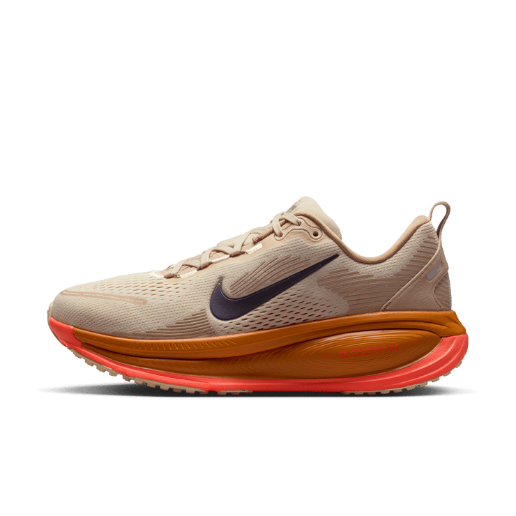 Nike Vomero 18 Running Poets Angle 2