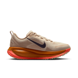 Nike Vomero 18 Running Poets Angle 3
