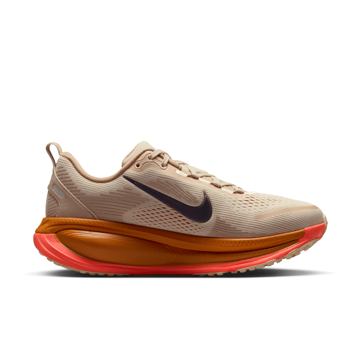 Nike Vomero 18 Running Poets Angle 3