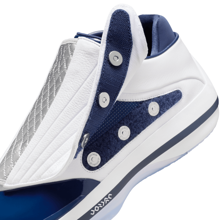 Air Jordan 4016 White Midnight Navy Angle 9
