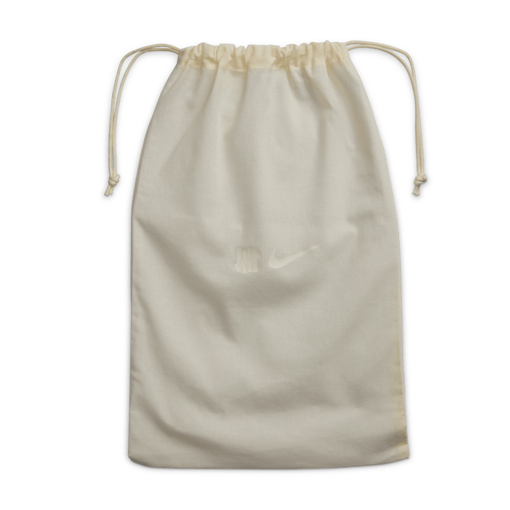 Nike Air Max 95 SP Undefeated Black Angle 10