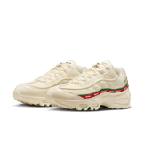 Nike Air Max 95 OG Big Bubble Undefeated Sail Gorge Green Angle 3