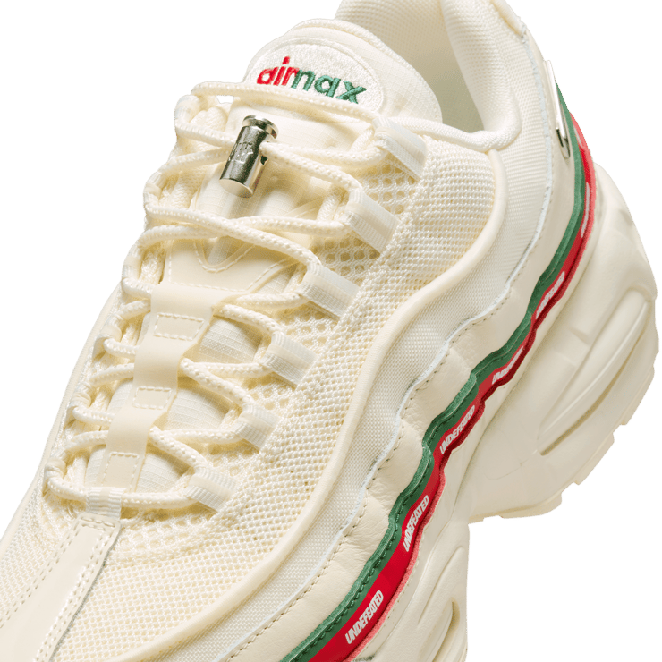 Nike Air Max 95 OG Big Bubble Undefeated Sail Gorge Green Angle 11