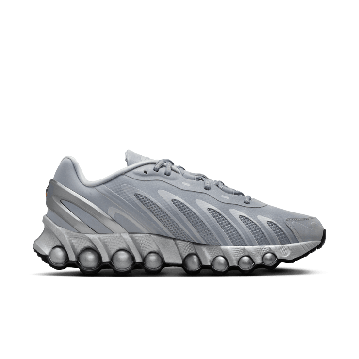 Nike Air Max Dn8 Metallic Silver Black Angle 4