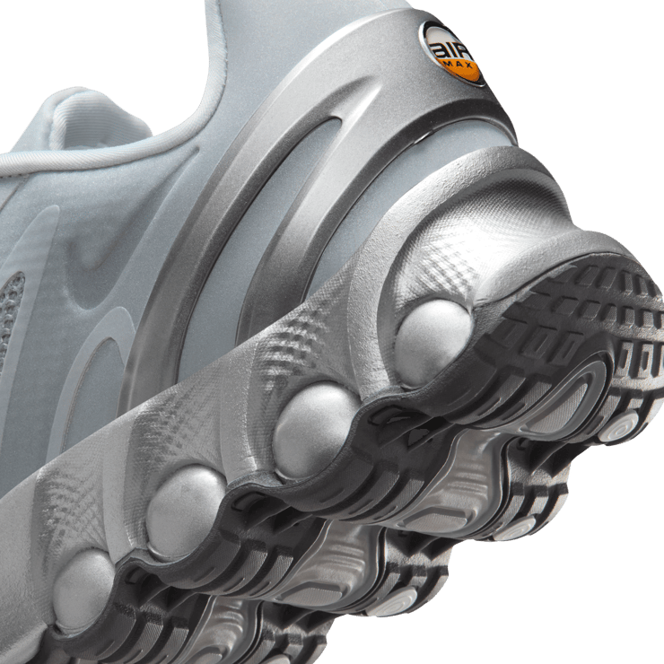 Nike Air Max Dn8 Metallic Silver Black Angle 7