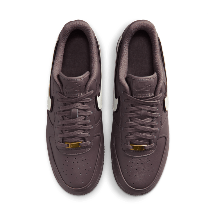 Nike Air Force 1 A Ma Maniere WYWS Violet Ore Angle 3