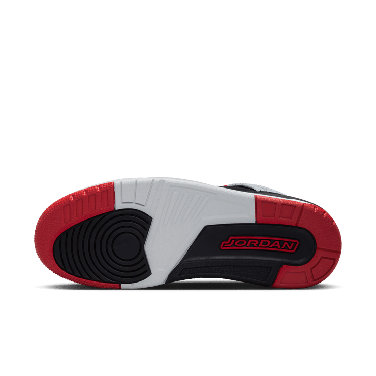 Jordan Spizike Low Bred Angle 3