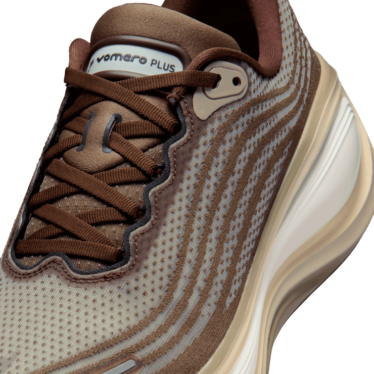 Nike Vomero Plus Caldera Brown Angle 22