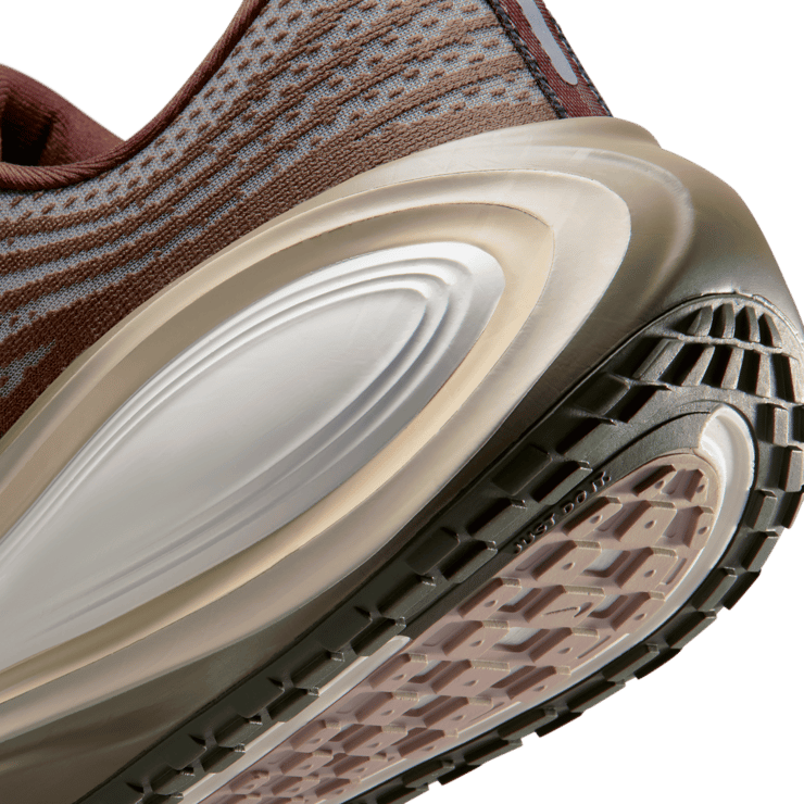 Nike Vomero Plus Caldera Brown Angle 20