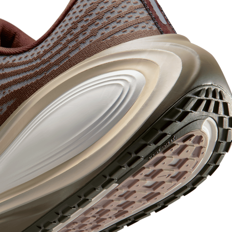 Nike Vomero Plus Caldera Brown Angle 6